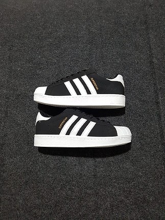 ADIDAS SUPERSTAR