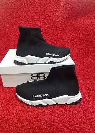 BALENCIAGA
