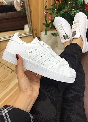 ADIDAS SUPERSTAR