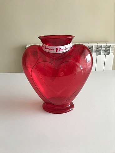 Diğer Kırmızı kalp vazo