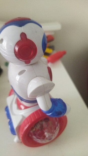 Oyuncak robot sesli, ışıklı 