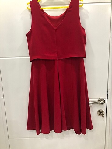 42 Beden Kırmızı elbise