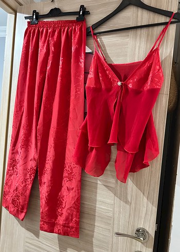 s Beden Kadın Kırmızı Uzun Kollu Saten Pijama Takımı