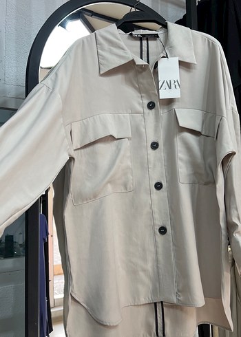 Zara Düğmeli Bej Uzun Kollu Kadın Gömlek