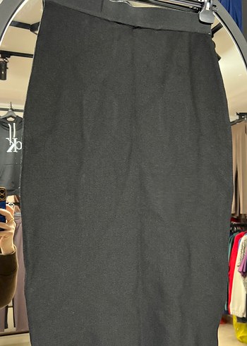 Zincir Detaylı Siyah Kadın etek - Görsel 6