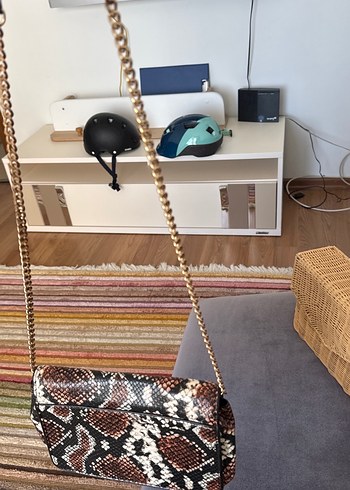 Zincir Detaylı Kahverengi Yılan Derisi Çanta - Görsel 2