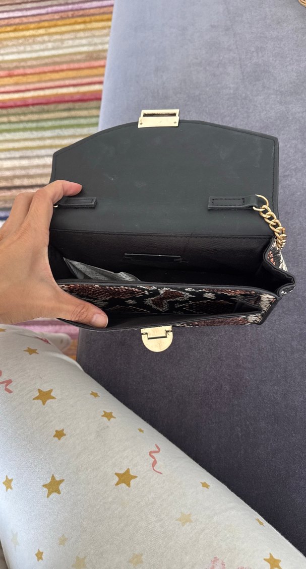 Zincir Detaylı Kahverengi Yılan Derisi Çanta - Görsel 4