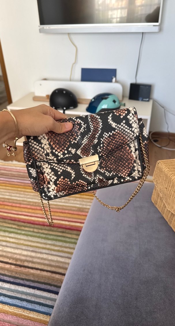 Zincir Detaylı Kahverengi Yılan Derisi Çanta - Görsel 3