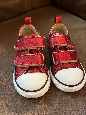 Kırmızı Simli Converse Spor Ayakkabı