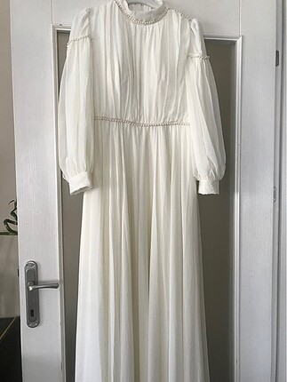 Beyaz nikah elbisesi