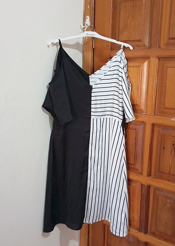 LC Waikiki Çizgili Asimetrik Midi Elbise