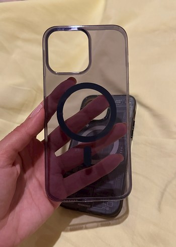 Şeffaf mor ve desenli 14 pro max kılfı - Görsel 3