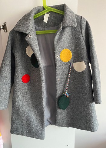 Gri Yün Düğmeli Kız Kabanı - Görsel 4