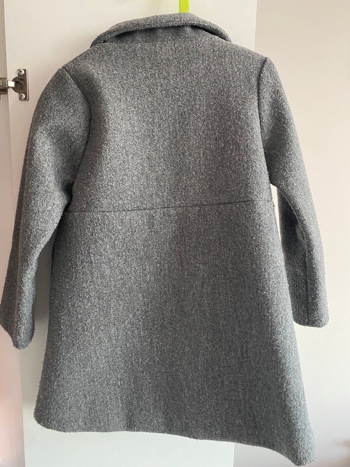 Gri Yün Düğmeli Kız Kabanı - Görsel 3