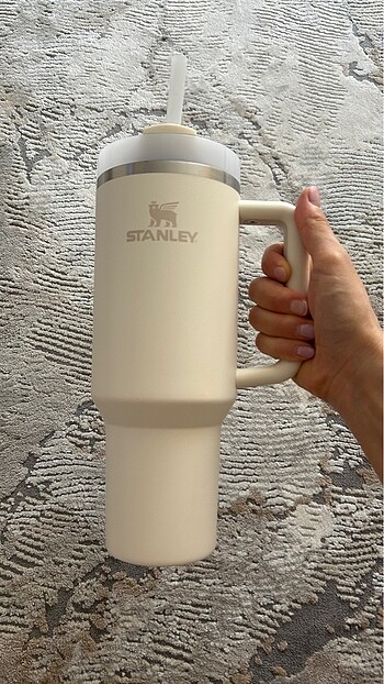 Stanley Quencher 1.8L Krem ? Az Kullanılmış, Küçük Defolu