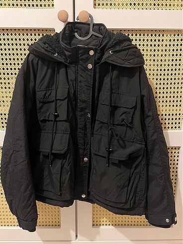 Bershka mont
