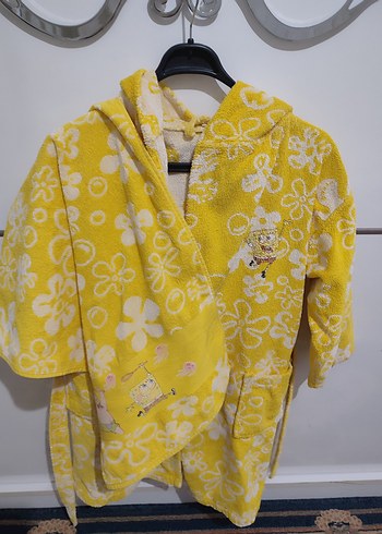 Sarı Çiçek Desenli Kız Çocuk Bornoz - Görsel 2