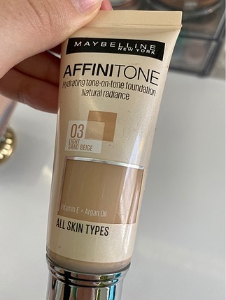  Beden Maybelline Affinitone fondöten ?