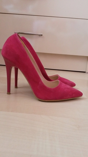 pembe stiletto