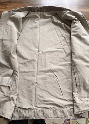 Bej Erkek Fermuarlı Yağmurluk Ceket
iki kol ağrısı 62 boy 70 - Görsel 2