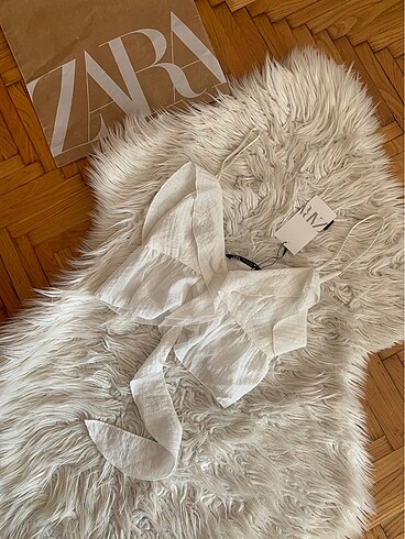 Zara volanlı dokulu bluz crop top