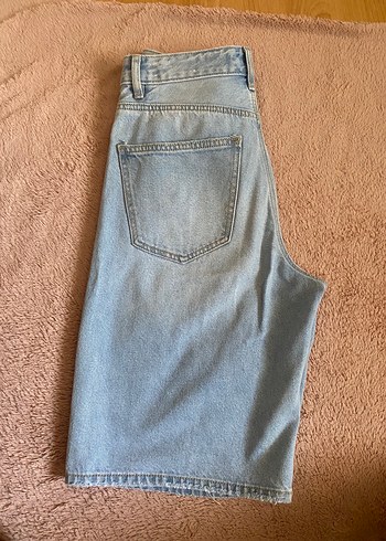 Stradivarius Stradivarius Yırtık Detaylı Kadın Denim Şort Bermuda
