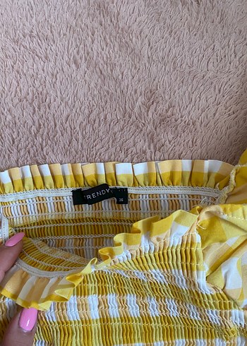Trendyol & Milla Trendyolmilla Sarı Kareli Fırfırlı Balon Kollu Bluz
