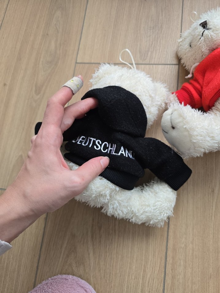 Renkli Kazaklı Beyaz Peluş Ayıcıklar - Görsel 4