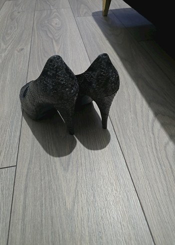 Gri Yılan Desenli Stiletto Topuklu Kadın Ayakkabı - Görsel 4