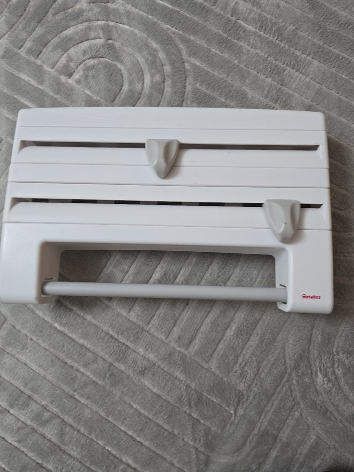 Beyaz ve Gri Dolap Düzenleyici - Görsel 2