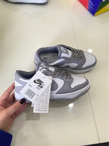 NIKE DUNK