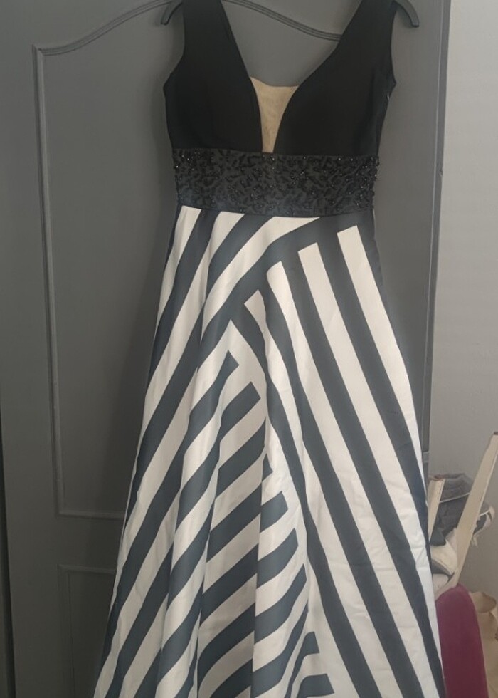 Siyah elbise - Görsel 2