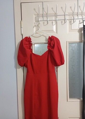 Kırmızı elbise - Görsel 2