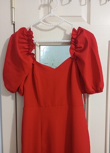 Kırmızı elbise - Görsel 3