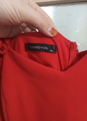 Kırmızı elbise - Görsel 5