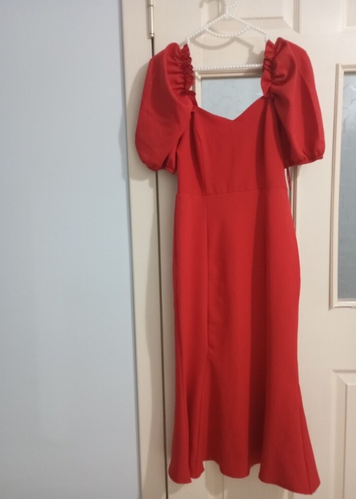 Kırmızı elbise - Görsel 4