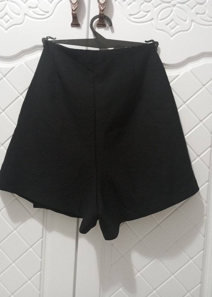 Siyah Şort Etek - Görsel 3