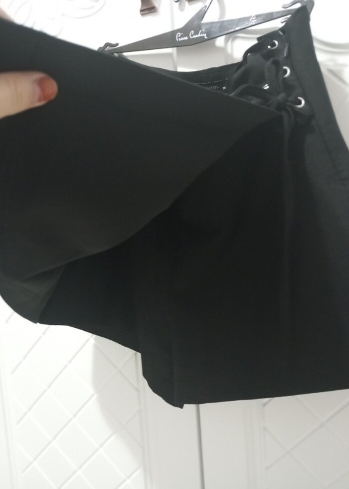 Siyah Şort Etek - Görsel 4