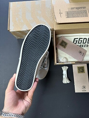 37 Beden beyaz Renk Golden Goose
