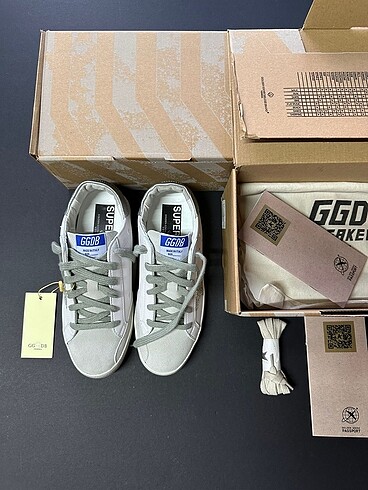 Golden Goose Deluxe Golden Goose