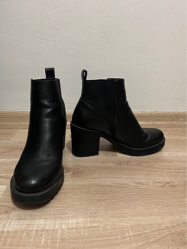 H&M Siyah bot