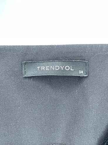 34 Beden siyah Renk Trendyol & Milla Bluz %70 İndirimli.