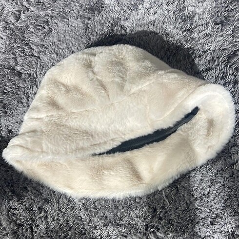 peluş şapka