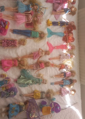 Barbie Çeşitli Pastel Renkli Bebek Koleksiyonu