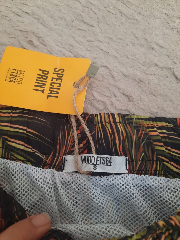 Erkek Kahverengi Bağcıklı Desenli deniz Şortu - Görsel 2