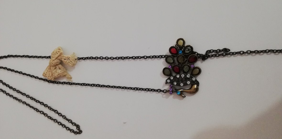 Siyah tavus renkli taşlı kolye - Görsel 3