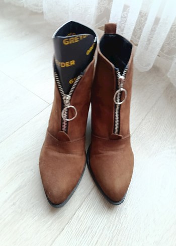 Kahverengi Süet Yüksek Topuklu Kadın Bot - Görsel 3