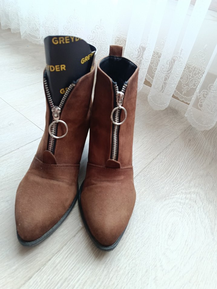 Kahverengi Süet Yüksek Topuklu Kadın Bot - Görsel 2