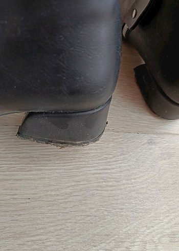 Siyah Deri Fermuarlı Kadın Botu - Görsel 9