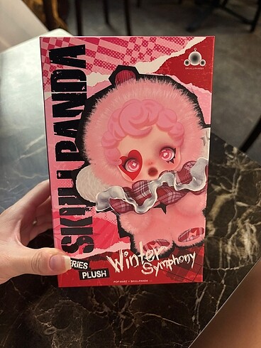 Pop mart skull panda winter symphony